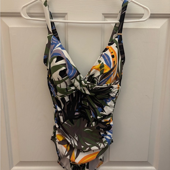 Calvin Klein Women’s One-Piece Swimwear - Picture 1 of 3